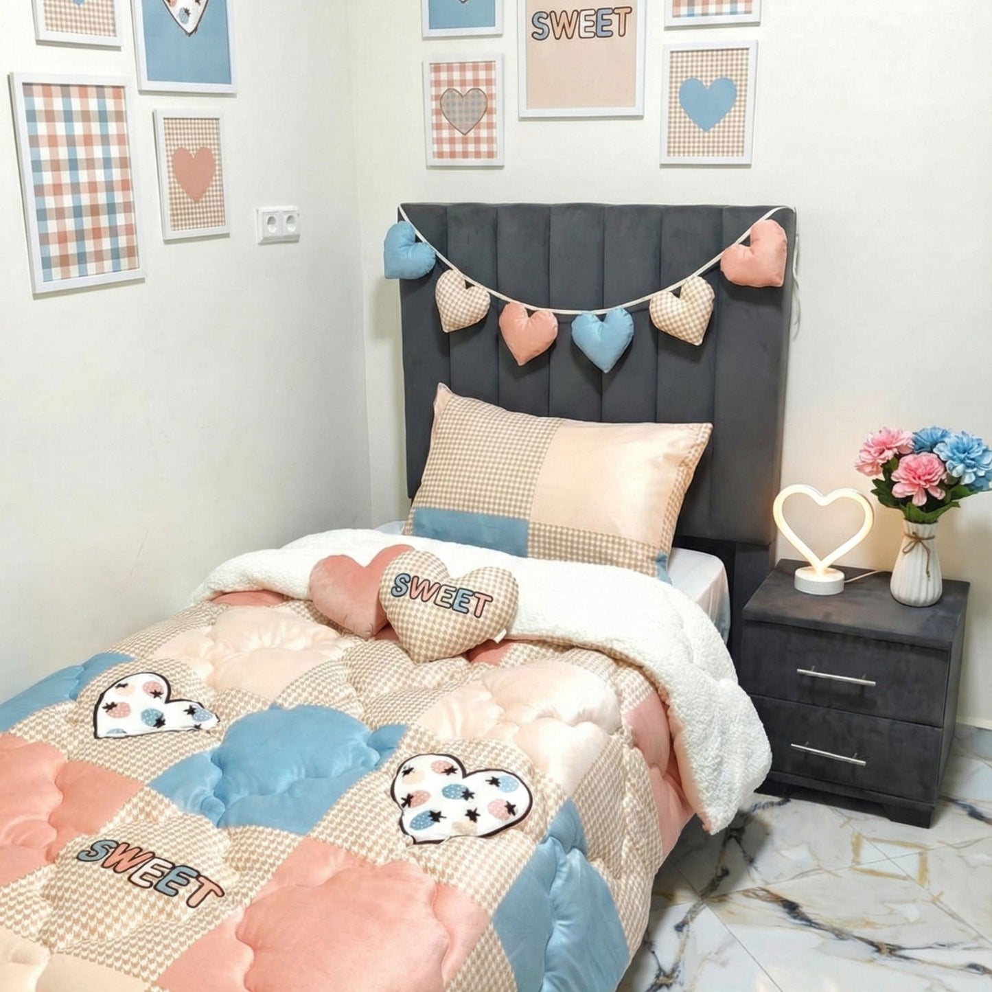 Couvre lit Bleu & Rose – Cœurs Sweet